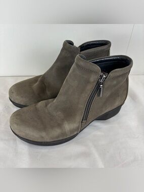 Dansko Lee Ankle Booties Grey Suede Wedge Heel Boots EU 37 / US 6.5-7 Side Zip